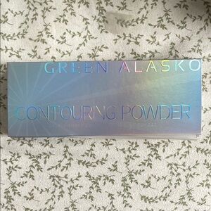 Green Alasko Contouring Powder